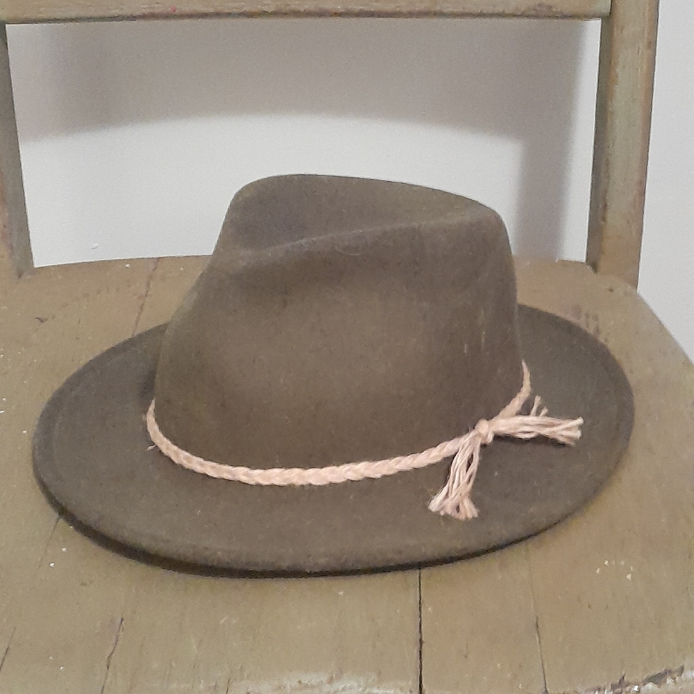 Goorin Bros 100% wool packable fedora, size medium